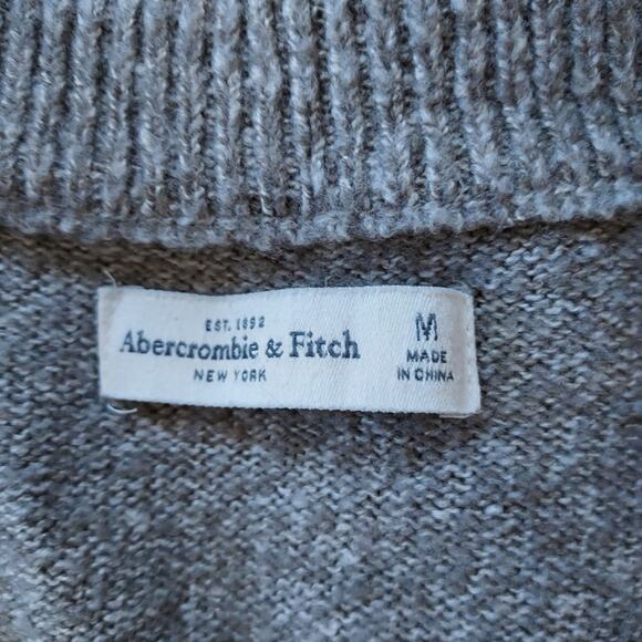 Abercrombie & Fitch Beige V-Neck Sweater Size M - Picture 10 of 11